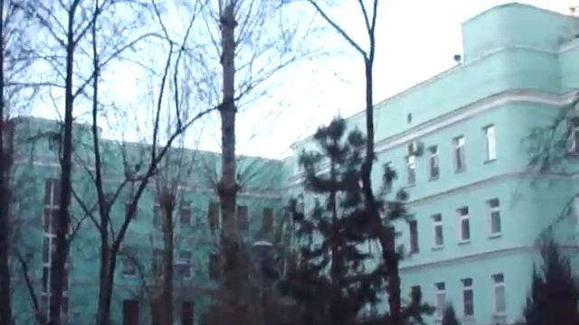 Правильная застройка в Москве: низкоэтажные красивые дома примерно в один цвет! смотреть онлайн