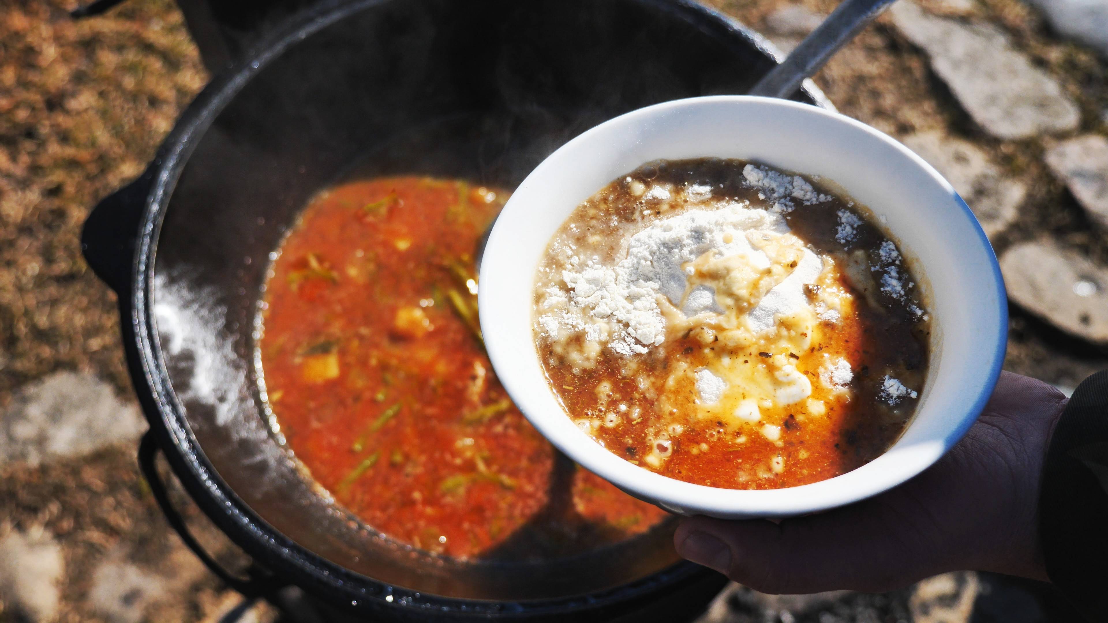 Палоц. Венгерский мясной суп с особенным вкусом в казане на костре смотреть онлайн
