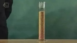 Физика. Наличие промежутков между молекулами (модельный опыт)