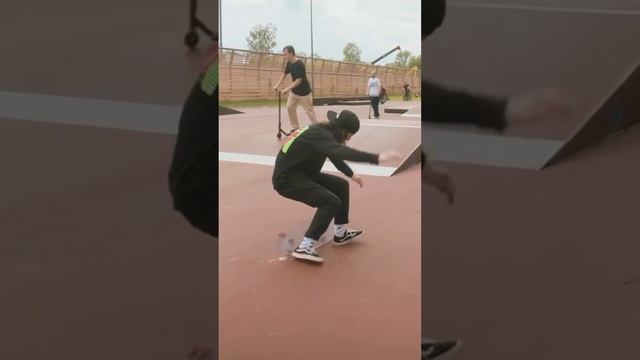 ЭТО САМЫЕ СМЕШНЫЕ СКЕЙТБОРДЫ‼️ #скейтборд #скейт #а4 #смешное #юмор #приколы #смешно #шортс #shorts смотреть онлайн