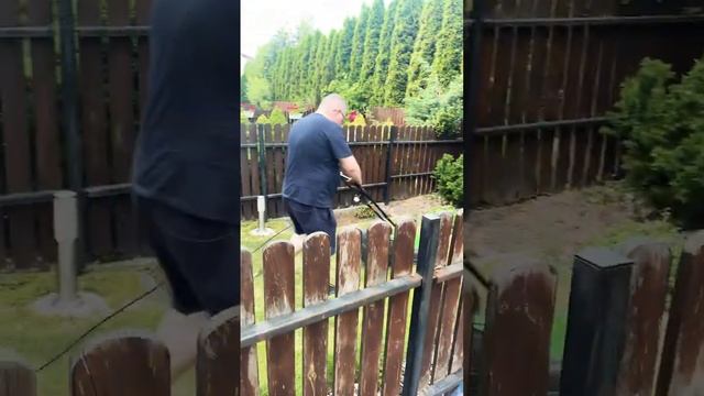 Построил сауну во дворе квартиры. Как живут украинцы в Польше. смотреть онлайн