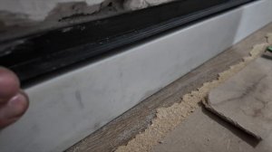 Монтаж скрытого плинтуса правильно / Этапы монтажа скрытого плинтуса теневого профиля