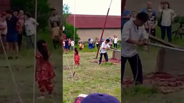 Семейная группа узбекских канатоходцев ЛАЧИН. Шахтинск 2018 г. Авазбек Арабидинов и Бибисора 👏