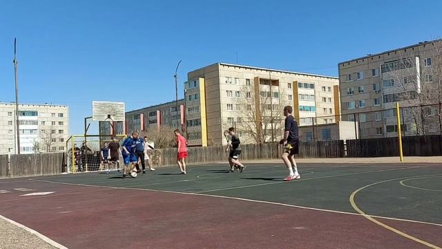 Футбол в школе смотреть онлайн