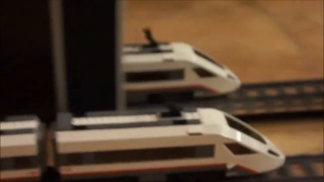 Поезд LEGO путешествует по квартире смотреть онлайн