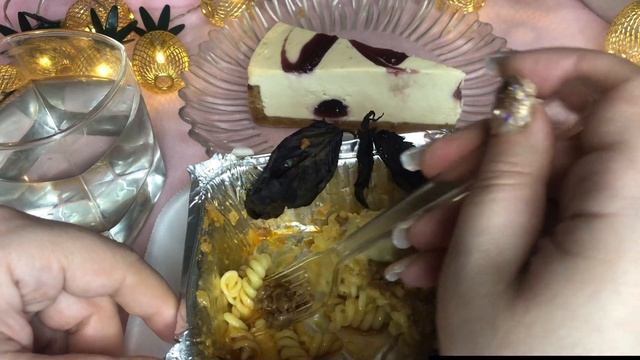 АСМР ИТИНГ 😋 Вкусная Паэлья и Чизкейк 🍰 Мурашки по коже, подниму аппетит, асмр звуки рта ASMR eatin смотреть онлайн
