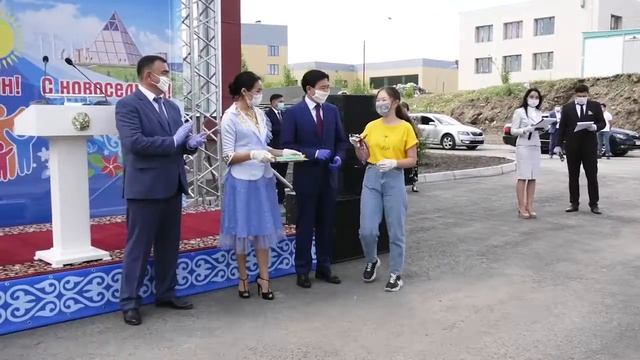 Өскеменде 29 көпбалалы отбасына жаңа пәтердің кілті табысталды смотреть онлайн