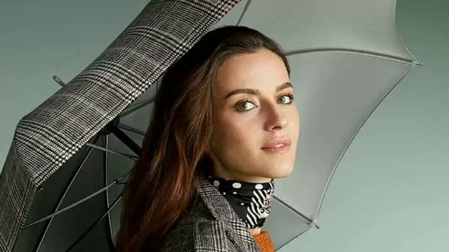 ¡İrem Helvacıoğlu habló sobre los eventos en el set! смотреть онлайн