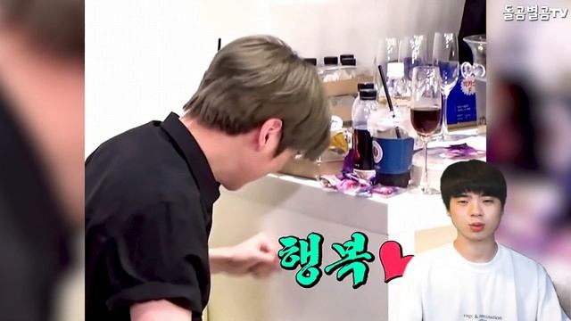 【ENG】전참시 강다니엘, 매니저에게 사랑(?) 폭발! 너무 잘어울려서 화제 Kang Daniel in the Omniscient 돌곰별곰TV смотреть онлайн