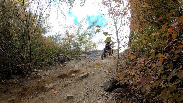 Отличной бандой берём горы, горки🤫 Эндуро