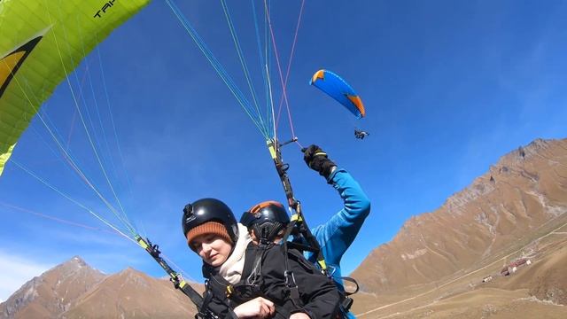 GUDAURI paragliding kazbegi tbilisi batumi flight параплан гудаури казбеги 2 24102021 смотреть онлайн
