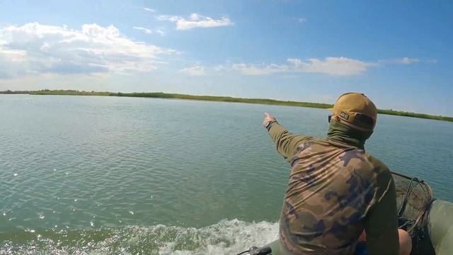 ВОТ ЭТО САЗАН!!! Размотал всю КАТУШКУ, рыбалка и отдых на реке ИЛИ, сазан, карась, вобла часть 2