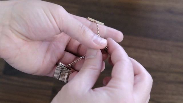 How to Wear Our Adjustable Metal Apple Watch Bands смотреть онлайн