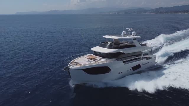 [ENG] ABSOLUTE YACHTS NAVETTA 70 - Yacht Tour and Sea Trial - The Boat Show смотреть онлайн