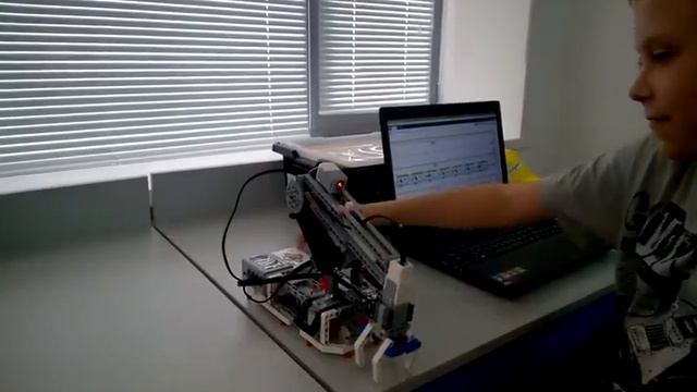 Роботизированный манипулятор смотреть онлайн