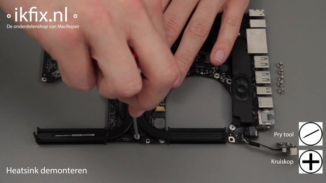 MacBook Pro Unibody 15" 2011 Heatsink vervangen смотреть онлайн