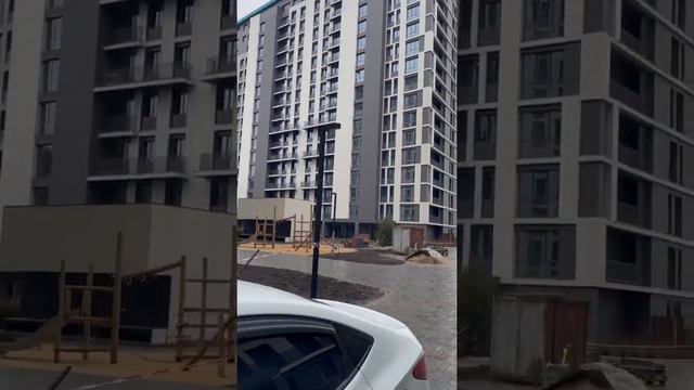 Жк Terra. Алматы. Скоро завершат все работы. Даже в дождливый день фасад очень красивый #алматы смотреть онлайн