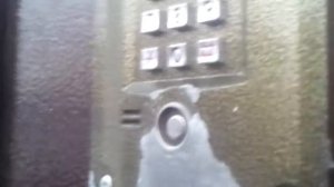 Звоним  в домофон на номер 666 555жесть ответили