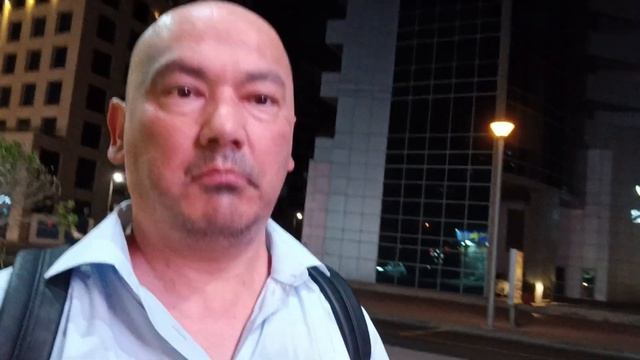 Вышел с работы и иду в Dubai Marina Mall, часть 2. смотреть онлайн