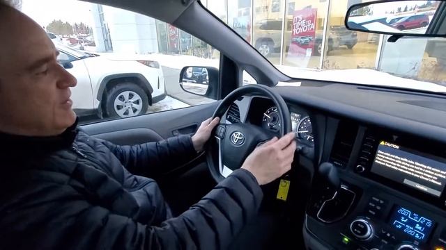 2018 Toyota Sienna CE 7 Pass with Backup Camera! Stock# 35294A смотреть онлайн