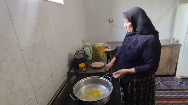 Nomadic Life: Installing a Cooler for Food Storage | Practical Tips for Nomad Living