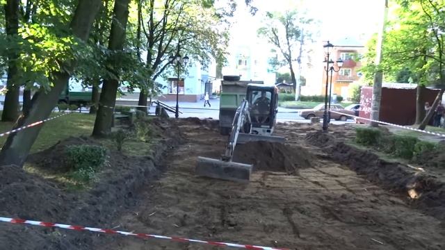 Реконструкция дорожки в сквере у кинотеатра 