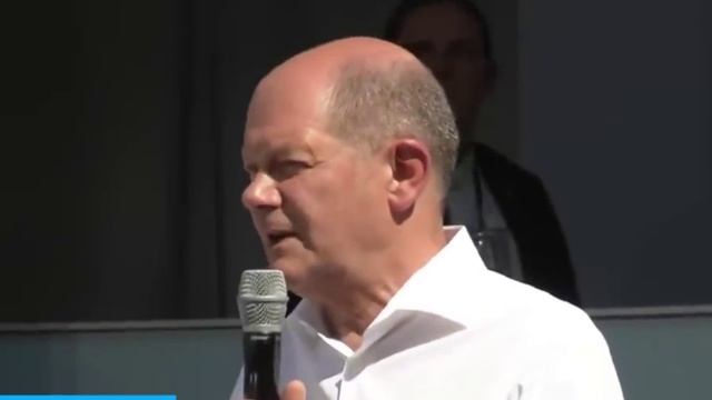 Диванная студия Троллинг-сюжетов - 74 - "Шольц исполняет "Пусть бегут неуклюже" смотреть онлайн