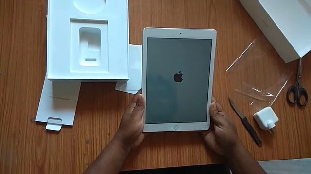 Apple iPad 6th generation 2018 unboxing смотреть онлайн