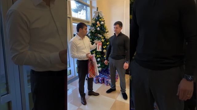 Новогодний презент для нашего партнера - Виталия Игоревича 🔥 смотреть онлайн