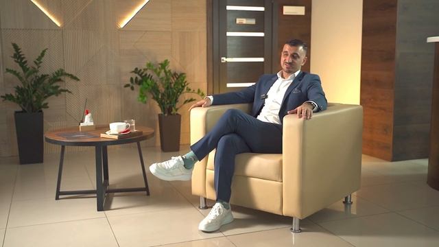 Путь от студента без знания русского до владельца Империи. Как достичь успеха в любом деле смотреть онлайн