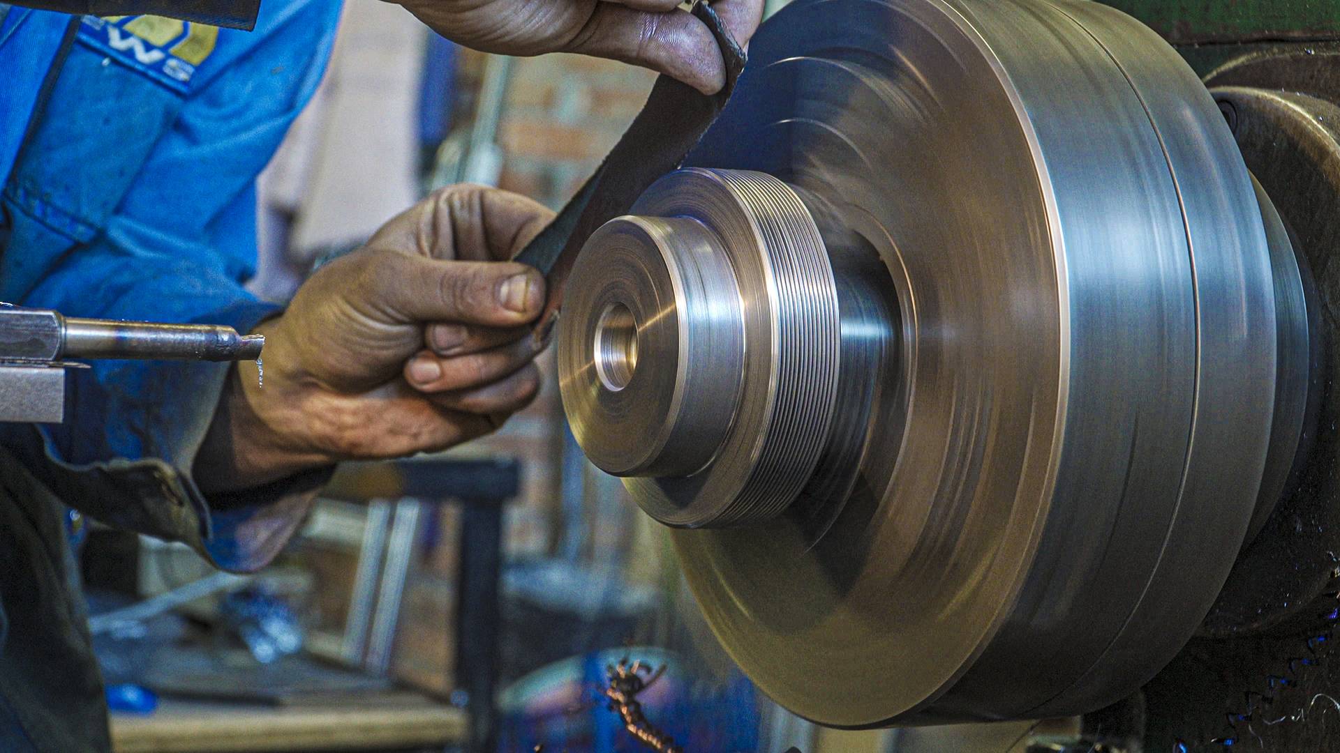 Шкив поли-клиновой на токарном станке. смотреть онлайн