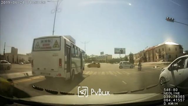 Айтишларича, бу Бухоро шаҳридаги чорраҳалардан бирида кузатилган вазият смотреть онлайн