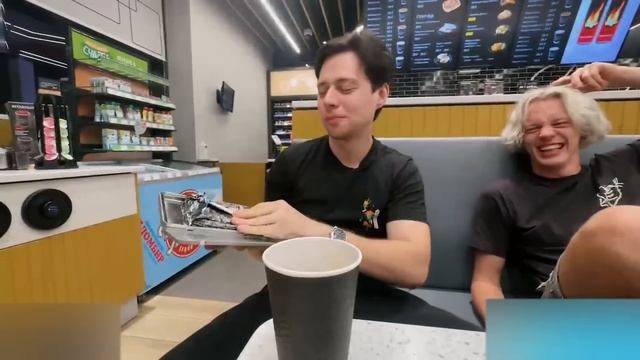 КОРЕШ И ФРАМЕ ТАМЕР НАПИЛИСЬ В ДОМЕ НА КОЛЕСАХ | ХАЗЯЕВА КУПИЛИ СОБАКУ смотреть онлайн