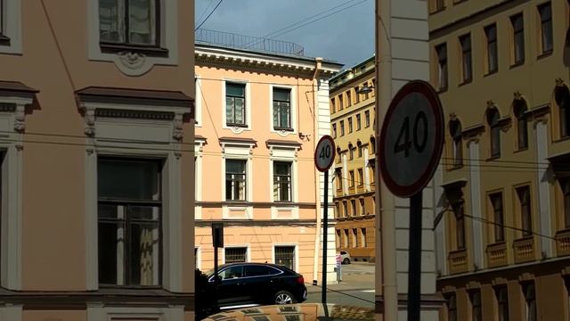 Прекрасная прогулка по сочному,броскому Малому пр.В.О.Санкт Петербург. смотреть онлайн