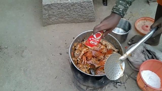 100 Chicken legs prepared by small boy suppu/VILLAGE FOOD SAFARI смотреть онлайн
