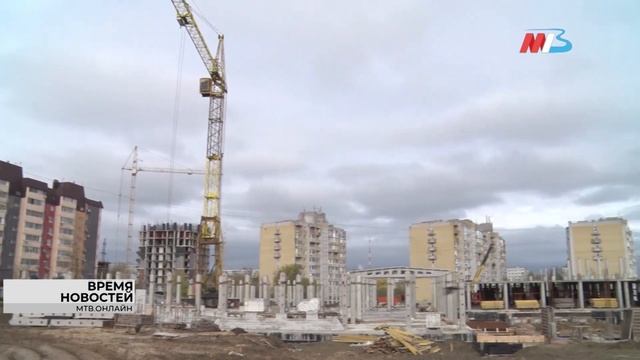 На западе Волгограда возводят стены первого этажа новой школы на 1000 мест