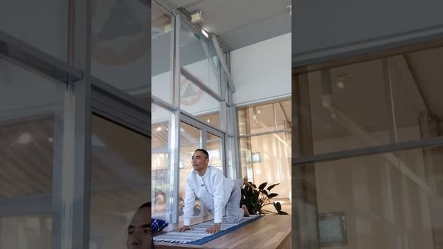 Йога онлайн: спокойствие, самоисследование, удовлетворённость смотреть онлайн