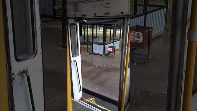 В троллейбусе) осторожно двери закрываются... смотреть онлайн