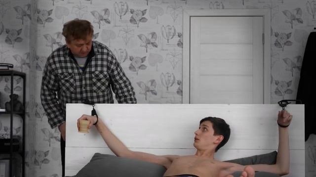 ПРИСТEГНУТЫЙ Комедия Короткометражка смотреть онлайн