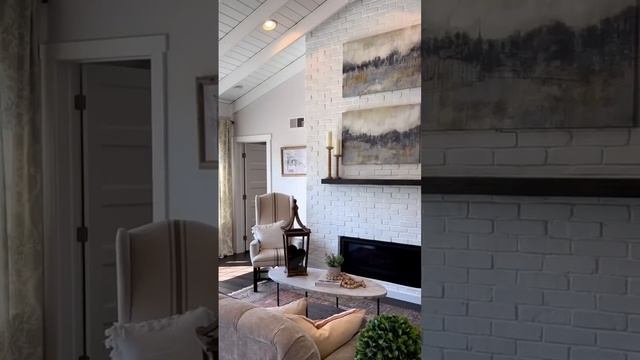 Crestwood Family Room & Classic Kitchen 💙 смотреть онлайн