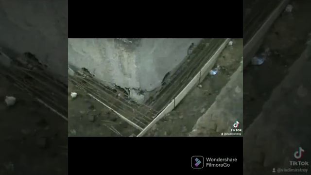 Странный ФУНДАМЕНТ смотреть онлайн