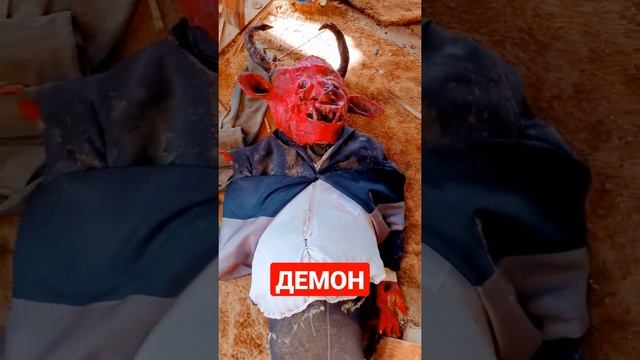 ДЕМОН В ЗАБРОШЕННОМ ДОМЕ В США 👹 #демон #страх #ужас #шортс смотреть онлайн