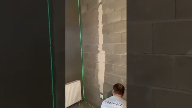 Значительное отклонение стены из блоков в ЖК «Черная Речка» от ЦДС смотреть онлайн