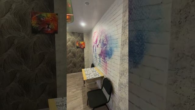 Единственная в своём роде квартира с дизайнерским ремонтом на левом берегу. По адресу: Дмитриева 2/ смотреть онлайн