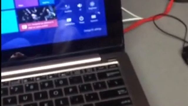 Windows 8 Boots In 4 Seconds смотреть онлайн