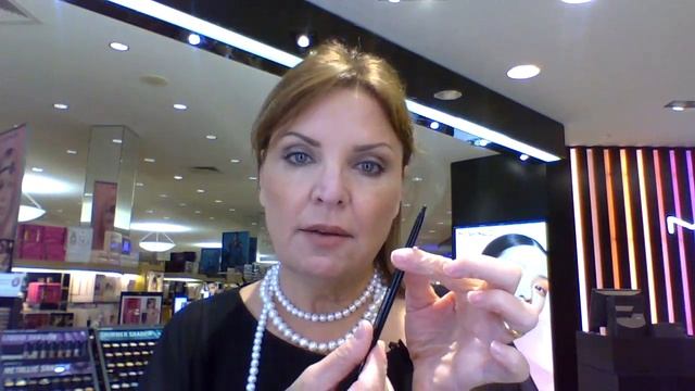 You CAN wear shimmer eyeshadow over 40! смотреть онлайн
