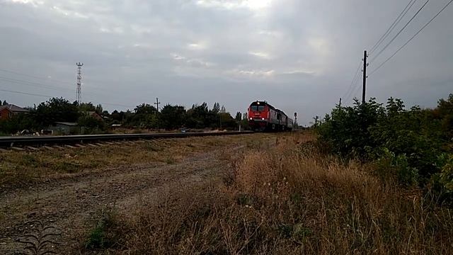 Тепловоз 2ТЭ25КМ с вагоном лаборатория на станции Мокрый Батай. смотреть онлайн