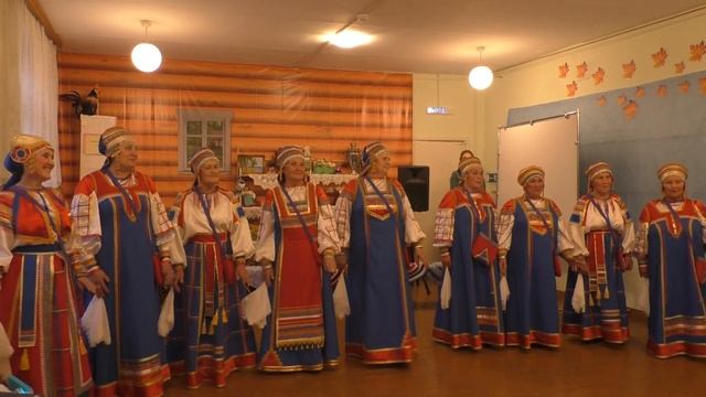 "Бряни-брянички" в исполнении народного ансамбля русской песни «Сибирское колечко» смотреть онлайн