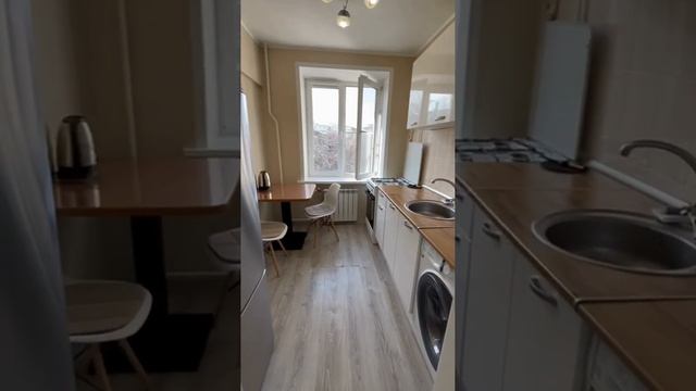 60-летия Октября 18к1. Уютная 1-комнатная квартира в 1 минуте от метро Академическая. смотреть онлайн