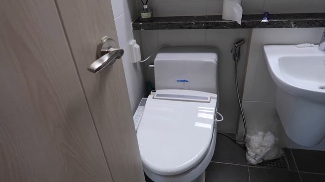 CHEAP Airbnb in Asan, South Korea || A TWO BEDROOM APARTMENT FOR ONLY $36/ NIGHT!! смотреть онлайн